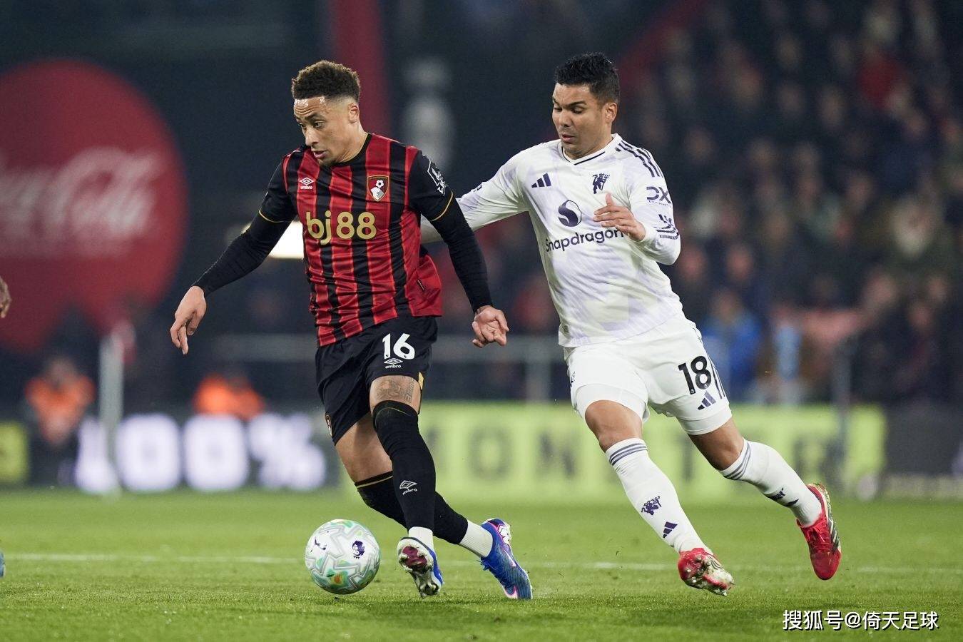 2-2！十人曼联惨遭伯恩茅斯逼平！马奎尔被红牌罚下！倚天足球